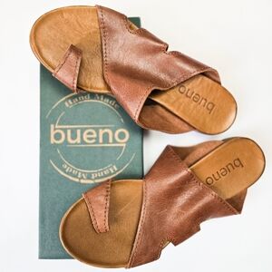 EUC Bueno Tatum Sandals, Tan